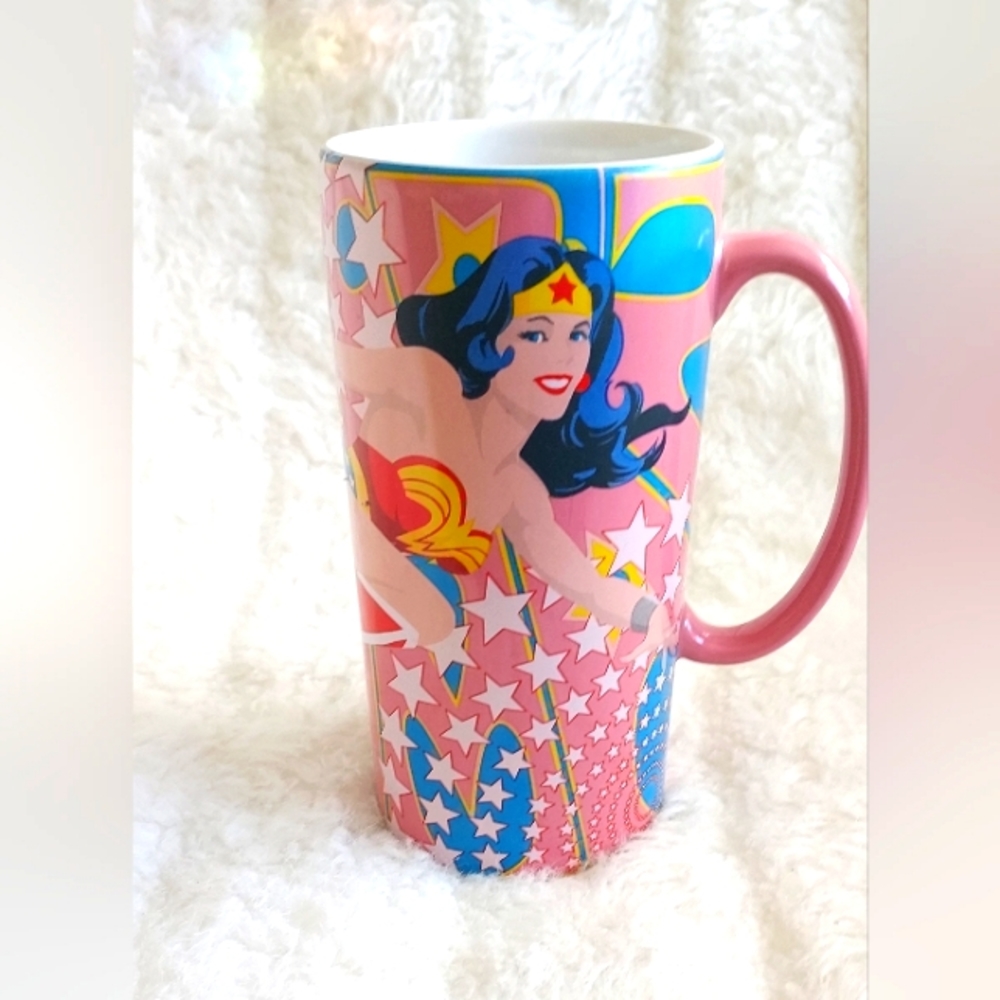 Six Flags Wonder Woman large coffee cup
